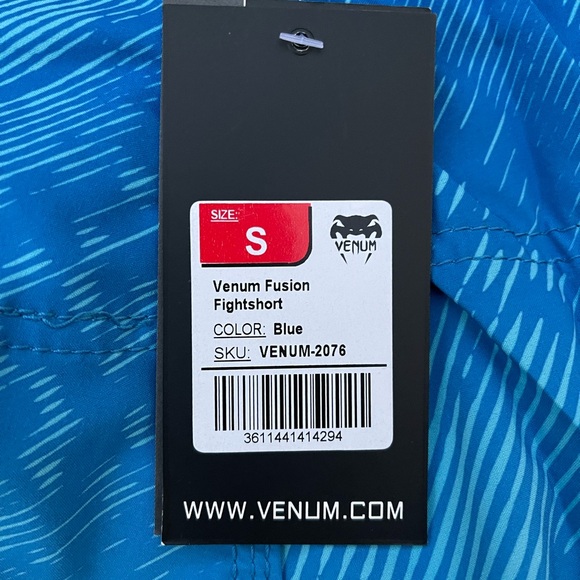 Venum fight shorts size small - Picture 3 of 3